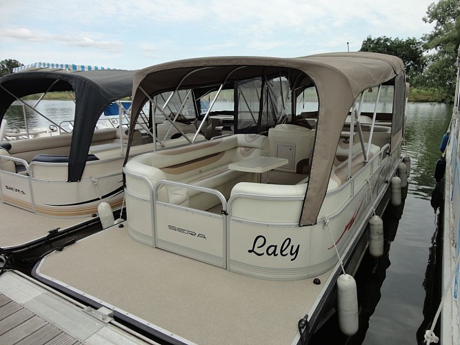 BATEAUX A MOTEUR 12 PLACES