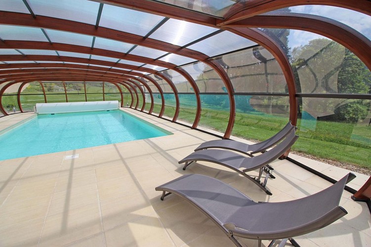 Gite "Brenac Jeune" à Eymoutiers en Haute-Vienne (Nouvelle Aquitaine)- intérieur de la piscine_4