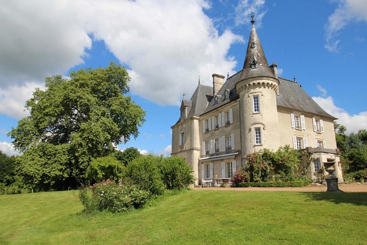 Chambre d'hôtes "Le Chateau De La Chabroulie" à Isle en Haute-Vienne (Limousin)_1