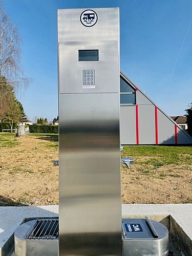 Aire d'Accueil Camping Car_5