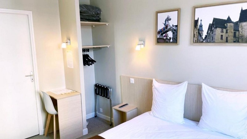 Abelha hôtel "le France"