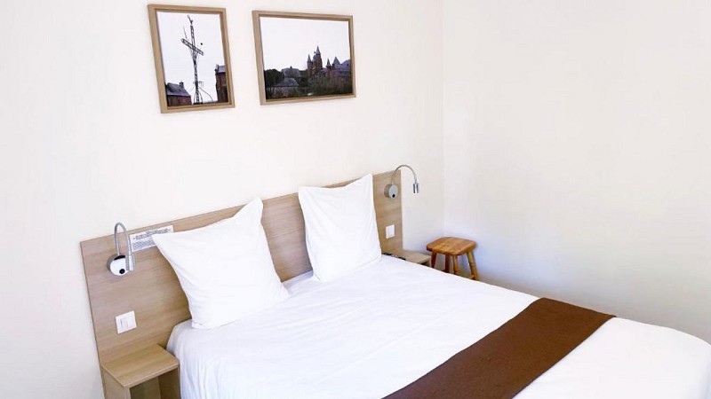 Abelha hôtel "le France"