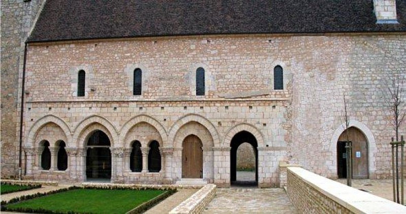Abbaye de Saint Benoit_1