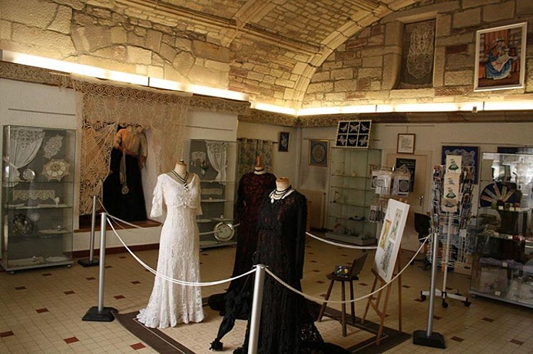 CONSERVATOIRE DE LA DENTELLE_1