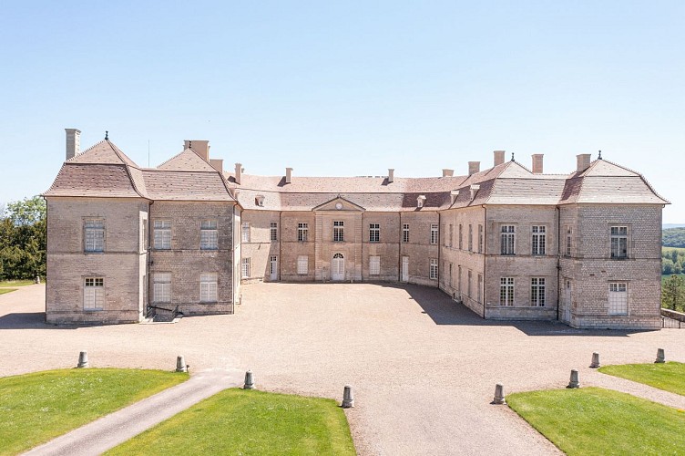 X.SPERTINI vue château cour d'honneur