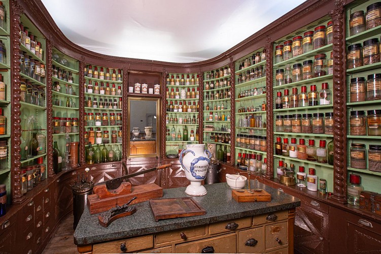 Musée départemental des Arts & Traditions Populaires - La pharmacie