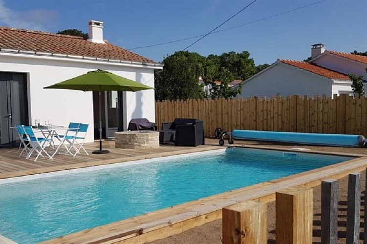 Maison de vacances avec piscine à deux pas de la forêt