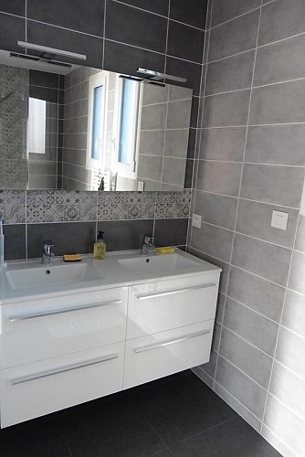 Maison de vacances avec piscine à deux pas de la forêt