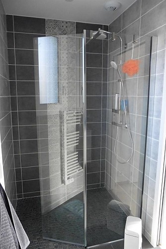 Maison de vacances avec piscine à deux pas de la forêt