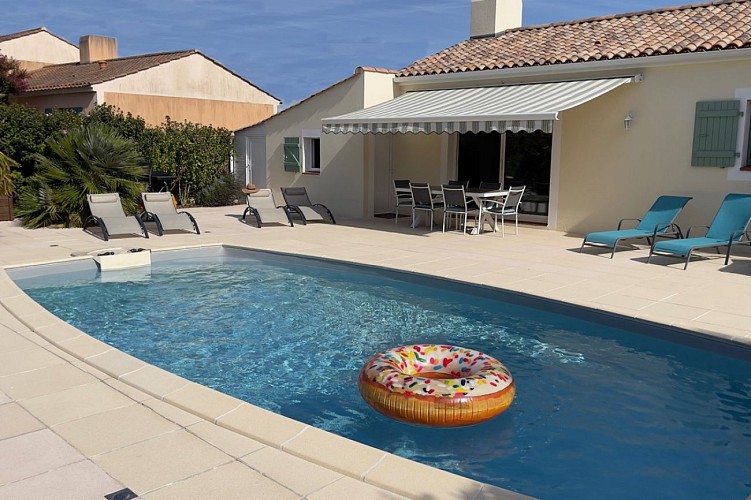 Comme chez vous, proche de l'océan et forêt. Piscine privée chauffée