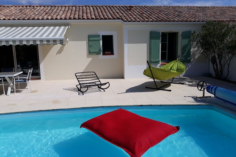 Comme chez vous, proche de l'océan et forêt. Piscine privée chauffée