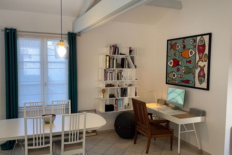 Comme chez vous, proche de l'océan et forêt. Piscine privée chauffée