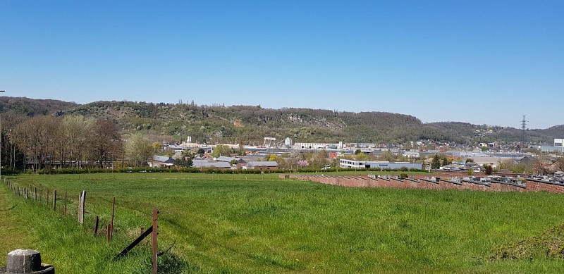 Aire de repos et de pique-nique rue de la Colline