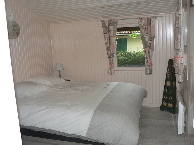chambre du chalet de la maison de l'étang