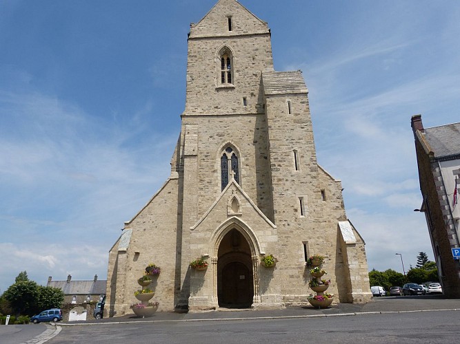 Les halles et l'église de Saint-Sauveur-Lendelin