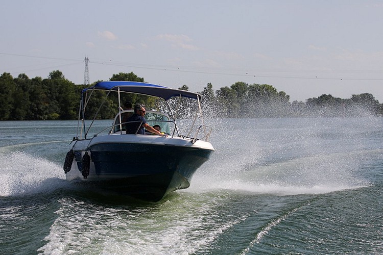 Bateau à louer Bateau Concept