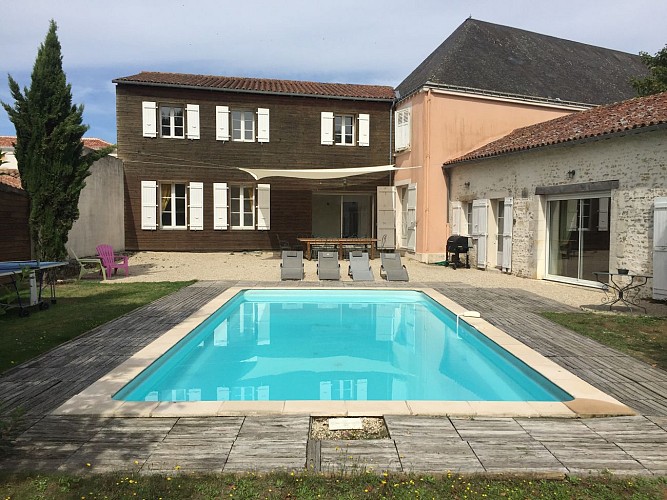 GÎTE DE GROUPE "VILLA ET MANOIR" - CHÂTEAU DE BOURNEAU