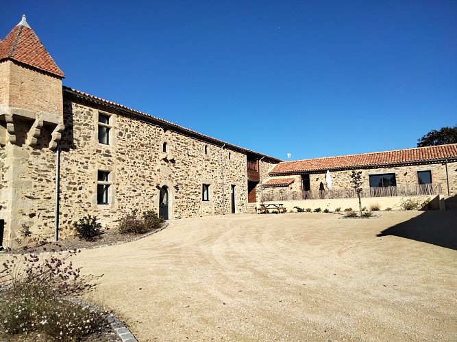 LOGIS DE LA BARBERE