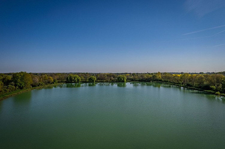 06_BaseDeloisirsLesTroisFontaines_Famille_PlumeBleueVidéo-17