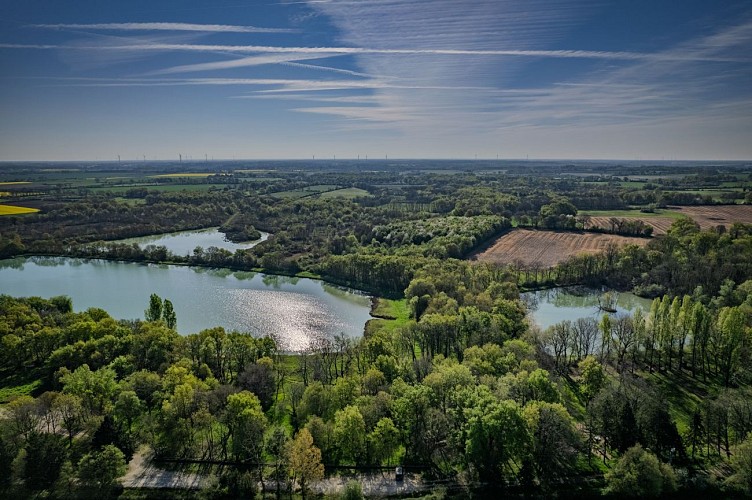 07_BaseDeloisirsLesTroisFontaines_Famille_PlumeBleueVidéo