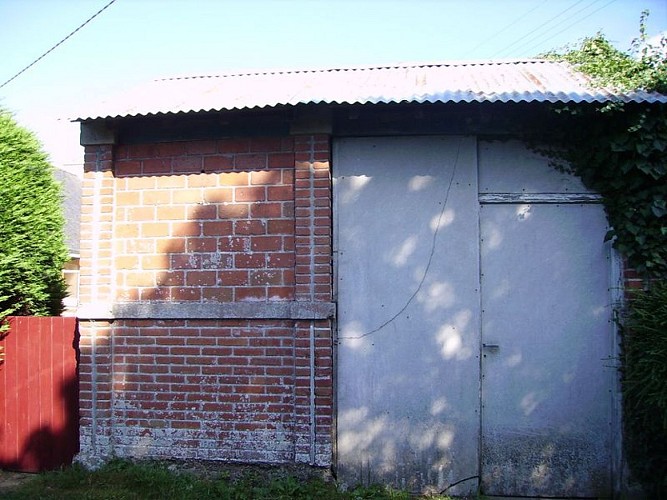 Créhen's old train station