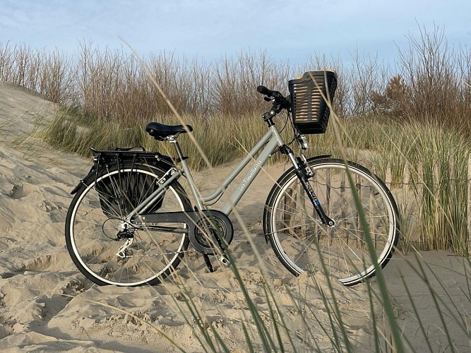 Les Trouvillaises - Visite commentée de Deauville-Trouville à vélo ou en rosalie
