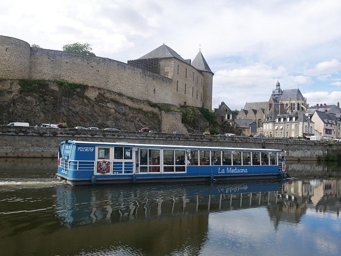 LA MEDUANA - DÉJEUNER AU BORD DE L'EAU