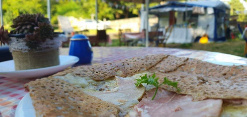 GUINGUETTE "LA CABANE DE MAILLÉ"