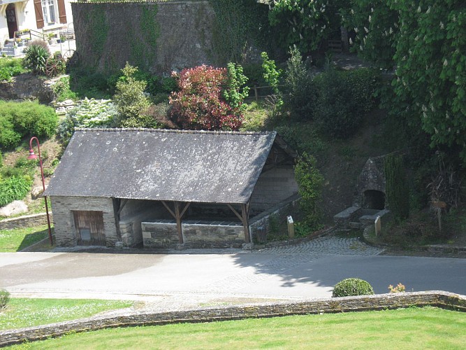 Fontaine et Lavoir de Saint-Hernin