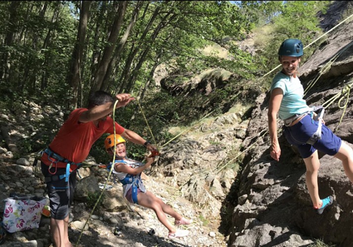 Initiation à l'escalade familiale en Ardèche