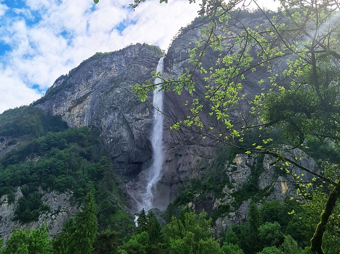 La Cascade d'Arpenaz (waterfall)