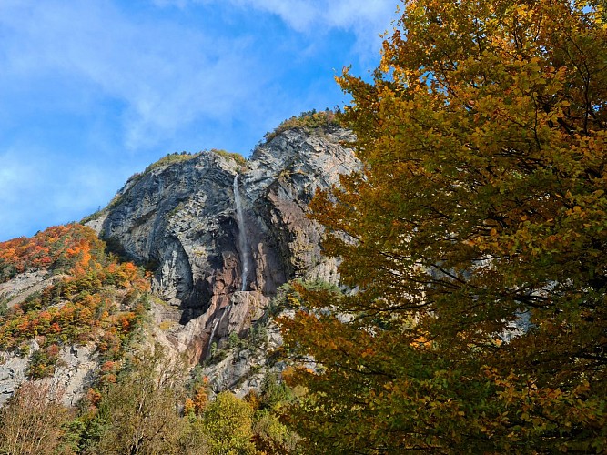 La Cascade d'Arpenaz (waterfall)