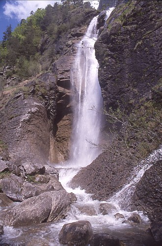 La Cascade d'Arpenaz (waterfall)
