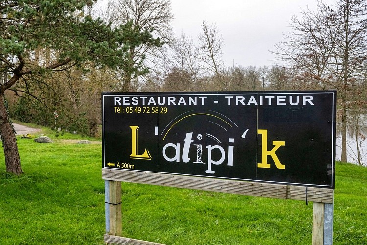 moncoutant-sur-sevre-restaurant-latipik-panneau