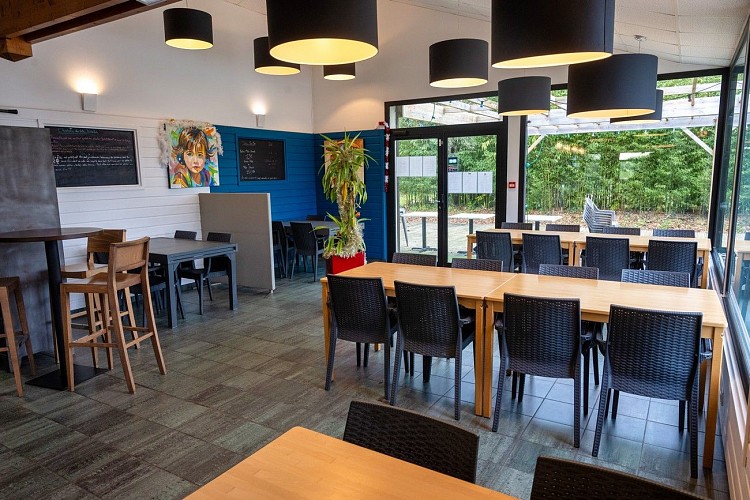 moncoutant-sur-sevre-restaurant-latipik-salle1