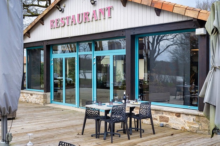 moncoutant-sur-sevre-restaurant-latipik-terrasse