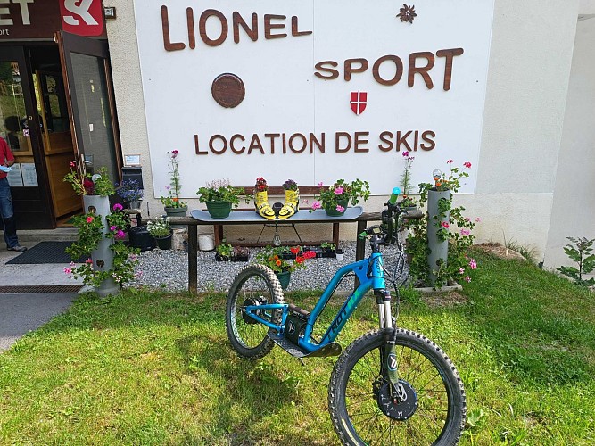 Skiset sports store - Lionel Sports