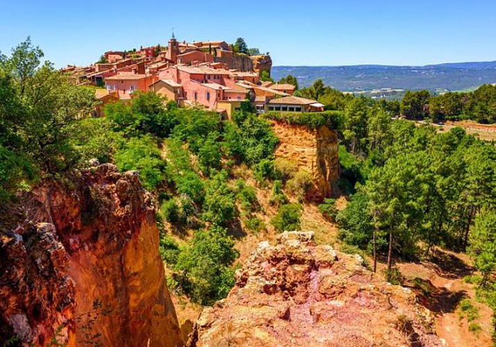 Découverte des villages du Luberon et de ses marchés et visite du musée de la Lavande