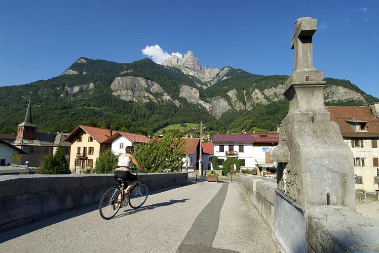 Le Vieux Pont de Saint-Martin (old bridge)