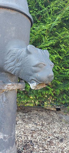 Les fontaines publiques (21 rue des Alouettes, 11 rue des Pensées et 16 rue du général Leclerc)