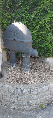 Les fontaines publiques (21 rue des Alouettes, 11 rue des Pensées et 16 rue du général Leclerc)