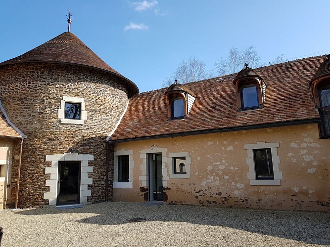 Cour du gîte des Charmes