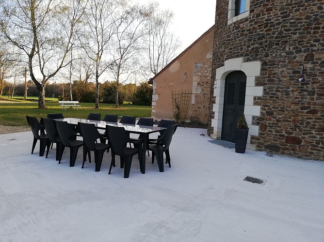 Terrasse du gîte des Charmes