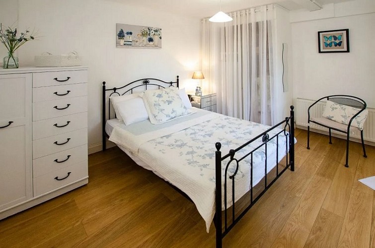 Chambre avec salle d’eau et WC privatifs