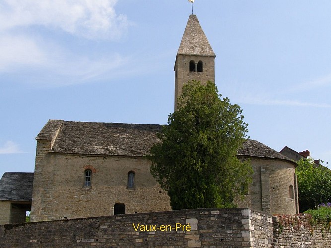 VAUX-EN-PRE, église romane Saint-Roch