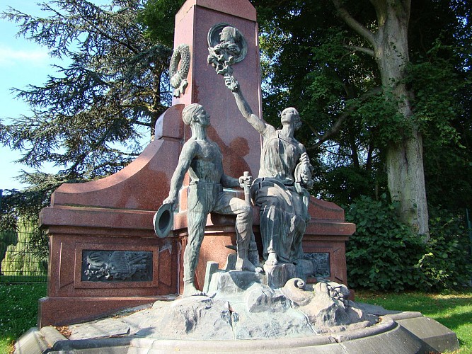 Monument à madame Declercq dit de la Découverte du Charbon