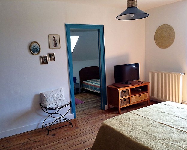 Chambre 2 Paon en Suite familiale Ecole Buissonnière Dordogne Perigord