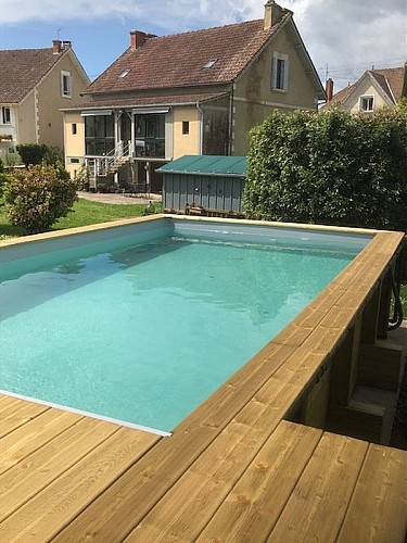 Psicine avec vue sur la maison Ecole Buissonnière Dordogne Perigord