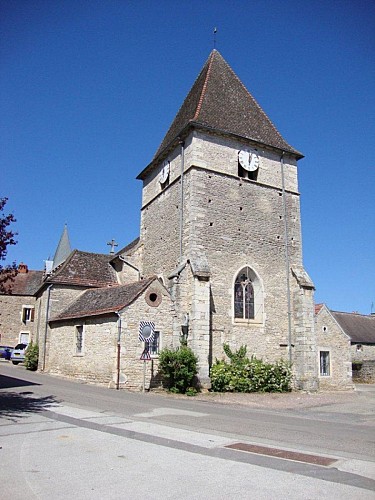 Chevet de l'église et clocher de Remigny