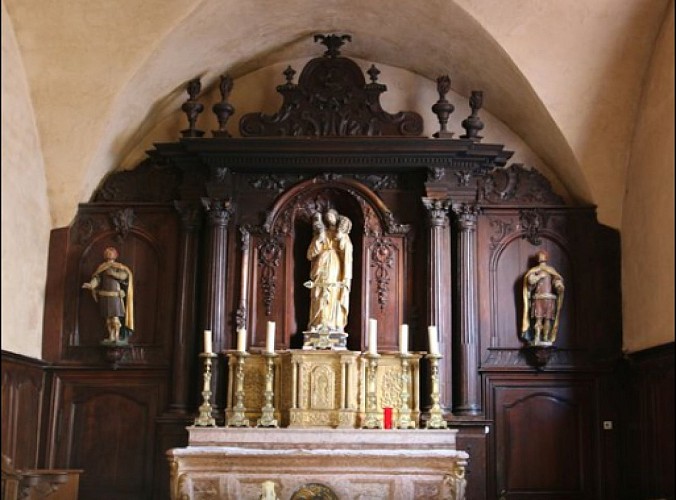 Autel du choeur et statues XVIIIe du Bon Pasteur, de saint Abdon et saint Sennen